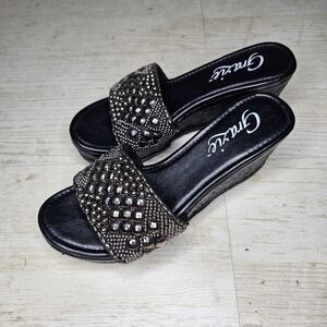 Grazie Studded Gunmetal Platform Sandals Size 7 EUC